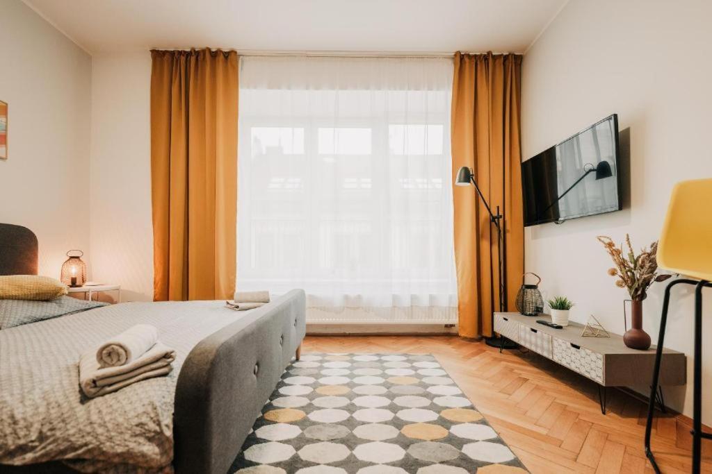 Citybeat Apartments, 400M From The Square Пилзен Екстериор снимка