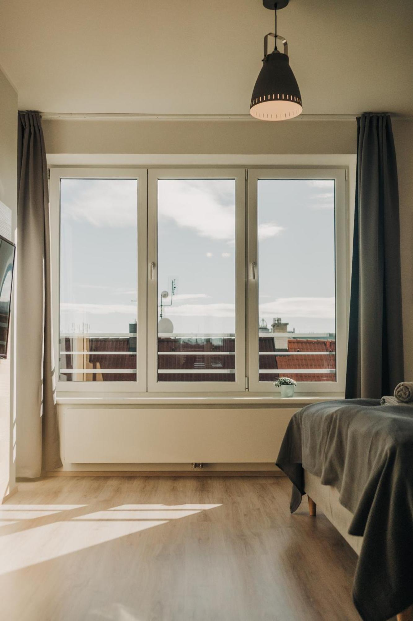 Citybeat Apartments, 400M From The Square Пилзен Екстериор снимка